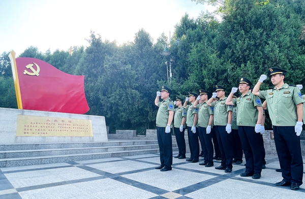 1658802093834268.jpg 重温入党誓词.jpg