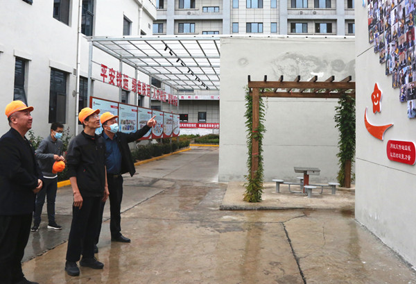 1665040121536735.jpg 王总现场检查 (2).JPG