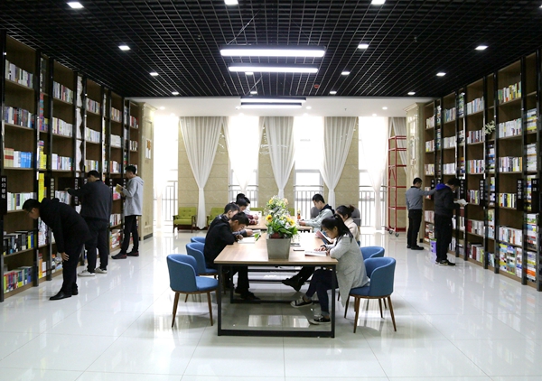 1668763997167159.jpg 图为搏天堂app官网孟村矿职工图书室.JPG