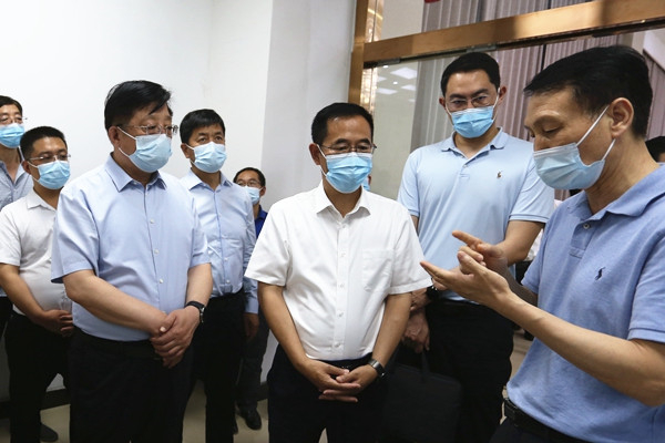 1672825580156903.jpg 4——国家矿山安监局规则科技司司长王端武到大梵宇矿调研指导清静生产事情_副本.jpg