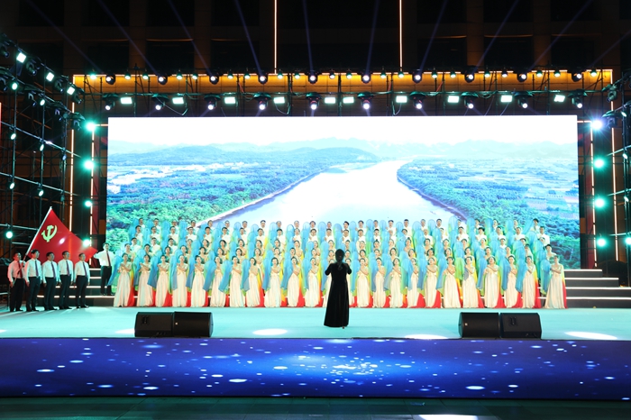 1685098337194340.jpg 11.生产服务中心代表队现场演出.JPG