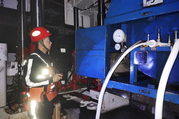 1694135552695124.jpg 图1:灌注现场_副本.jpg