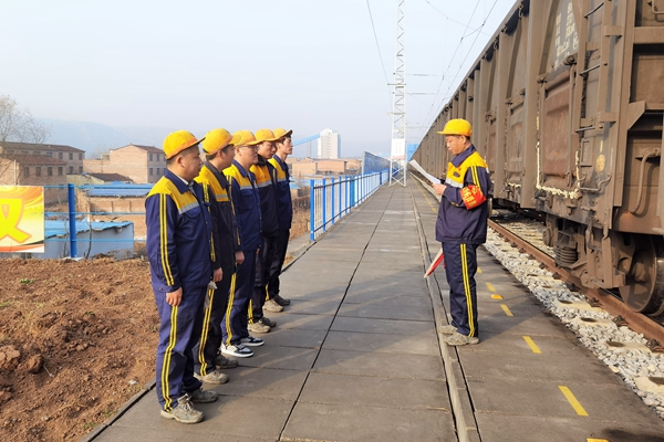 1697524842586777.jpg 交锋现场2_副本.jpg