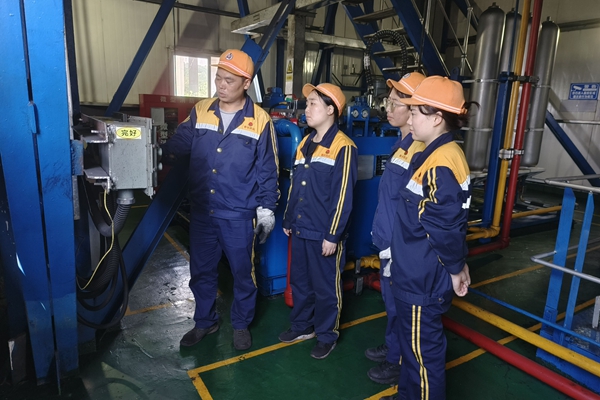 1725496750103546.jpg °à×éÉóºË_¸±±¾.jpg