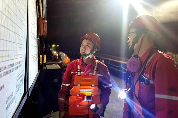 1740728549136924.jpg °×Êé¼Ç-ÃÏ´å.jpg