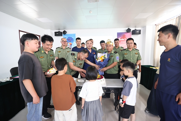 1749982408548336.jpg A83I4043_¸±±¾.jpg