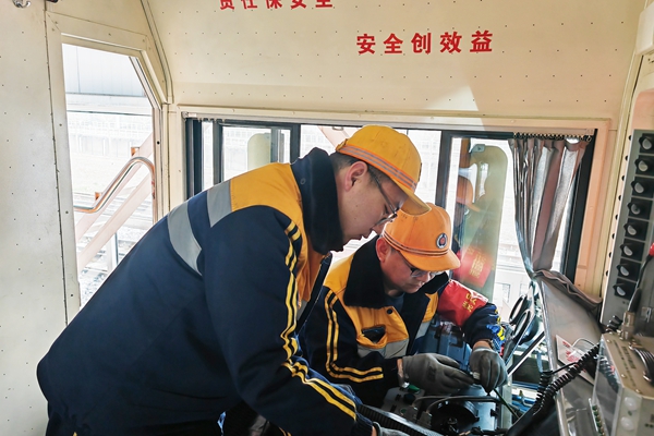 1775006206185332.jpg 立异创效 - 副本.jpg